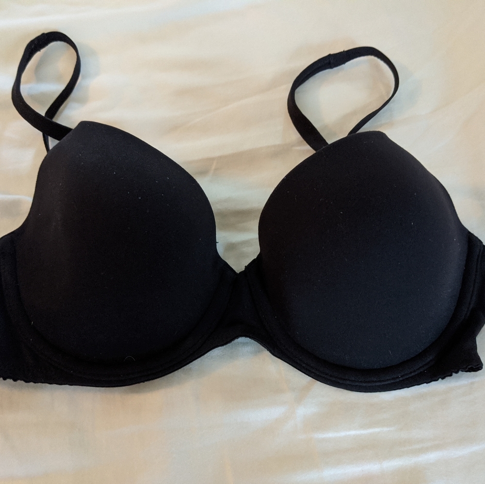 Lot of 2 Victoria's Secret Bras